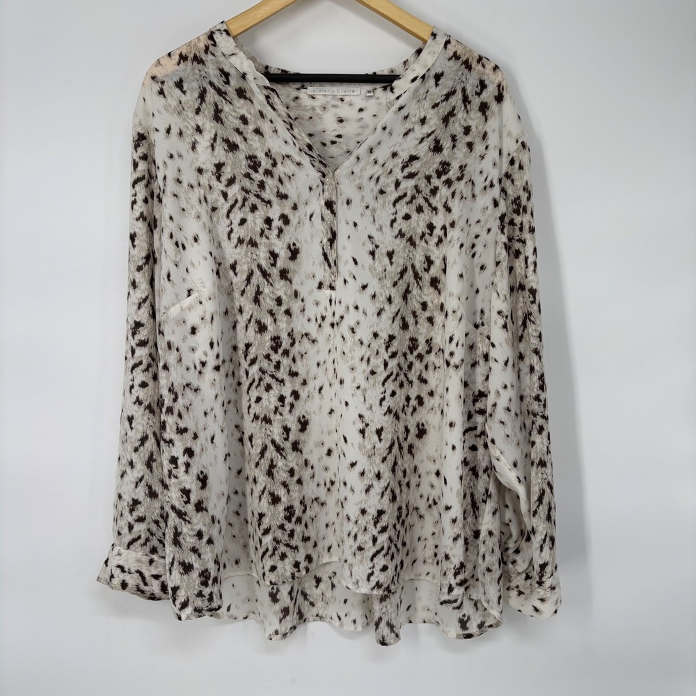 Violet + Claire Women Abstract‎ Animal Print Split Neck Top 3X Brown Cream